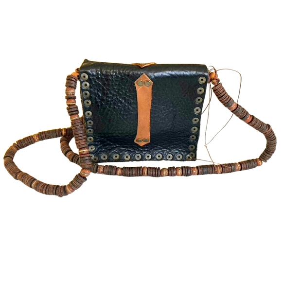 Vintage 1960s–70s Southwest Leather Crossbody Bag w/ Buffalo Nickel Closure - Picture 2 of 12